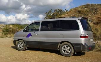 2004 Hyundai Starex Photos