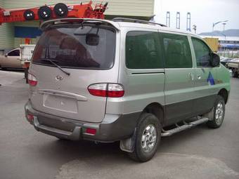 2004 Hyundai Starex Photos