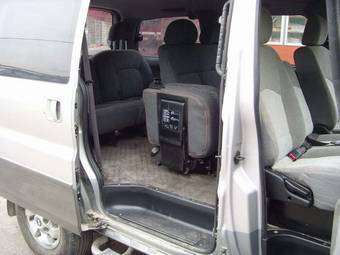 2004 Hyundai Starex Pictures