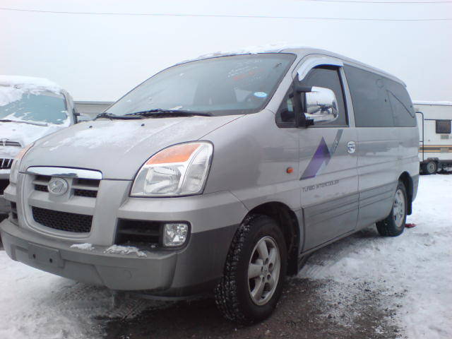 2004 Hyundai Starex