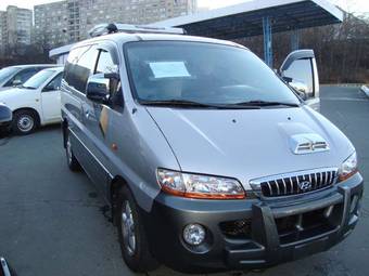2004 Hyundai Starex Photos