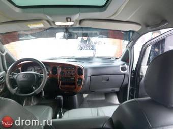2004 Hyundai Starex Photos