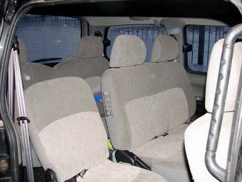 2004 Hyundai Starex Photos