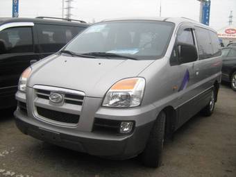 2004 Hyundai Starex Pics