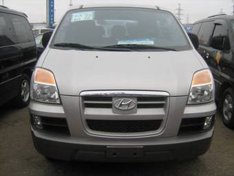 2004 Hyundai Starex Pictures