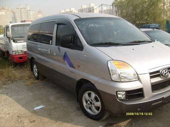 2004 Hyundai Starex Pictures