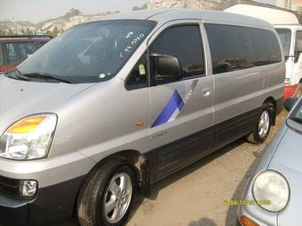 2004 Hyundai Starex Photos