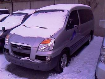 2004 Hyundai Starex Photos