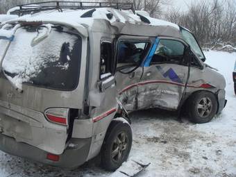 2004 Hyundai Starex Photos