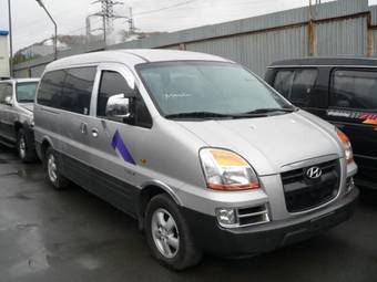 2004 Hyundai Starex Pictures