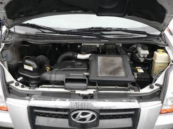 2004 Hyundai Starex Photos