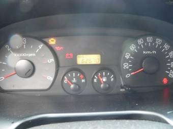 2004 Hyundai Starex Photos