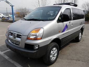 2004 Hyundai Starex Photos