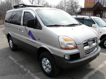 2004 Hyundai Starex Photos