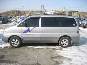 2004 Hyundai Starex Pictures