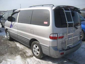2004 Hyundai Starex Photos