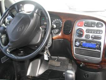 2004 Hyundai Starex Photos