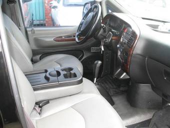 2004 Hyundai Starex Photos