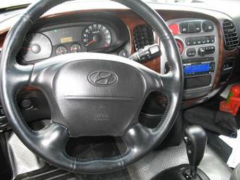 2004 Hyundai Starex Photos