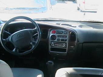 2004 Hyundai Starex Photos
