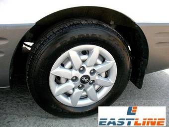 2004 Hyundai Starex Images