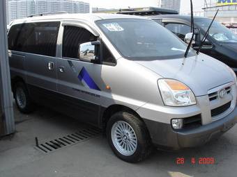 2004 Hyundai Starex Pictures