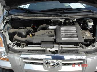 2004 Hyundai Starex Photos