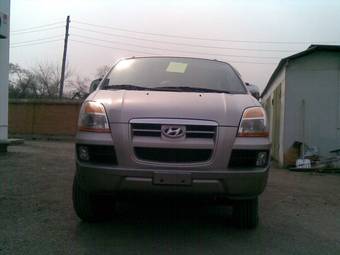 2004 Hyundai Starex Pictures