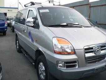 2004 Hyundai Starex Pictures