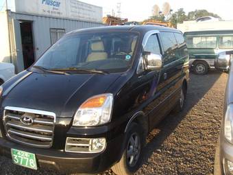 2004 Hyundai Starex Photos