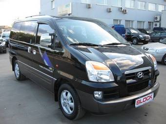 2004 Hyundai Starex Photos