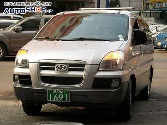 2004 Hyundai Starex Pics