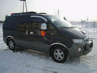 2004 Hyundai Starex Photos