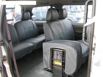 2004 Hyundai Starex Photos