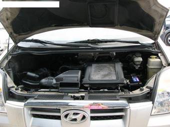 2004 Hyundai Starex Pictures