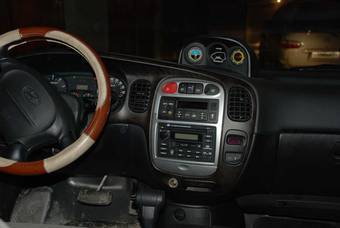 2004 Hyundai Starex Pictures