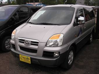 2004 Hyundai Starex Pictures