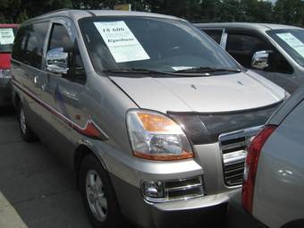 2004 Hyundai Starex