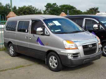 2004 Hyundai Starex Pictures