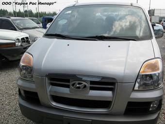 2004 Hyundai Starex Photos