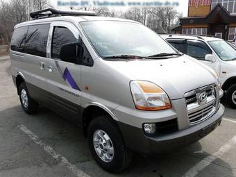 2004 Hyundai Starex Photos