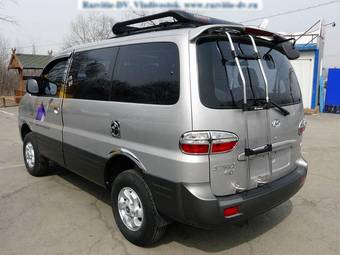 2004 Hyundai Starex Images