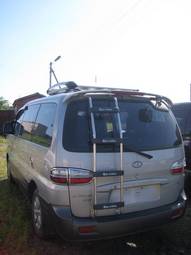2004 Hyundai Starex Photos