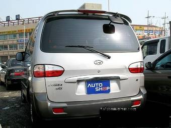 2004 Hyundai Starex Photos