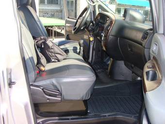 2004 Hyundai Starex Pictures