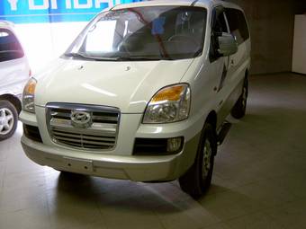 2004 Hyundai Starex Photos