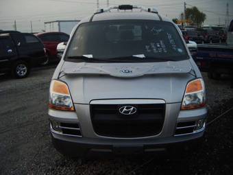 2004 Hyundai Starex Pictures