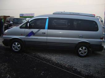 2004 Hyundai Starex Photos