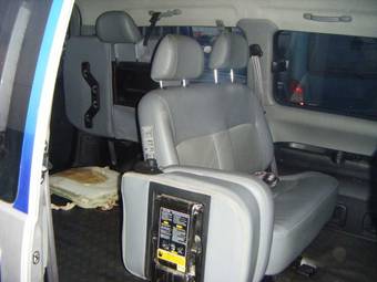 2004 Hyundai Starex Photos