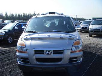 2004 Hyundai Starex Photos